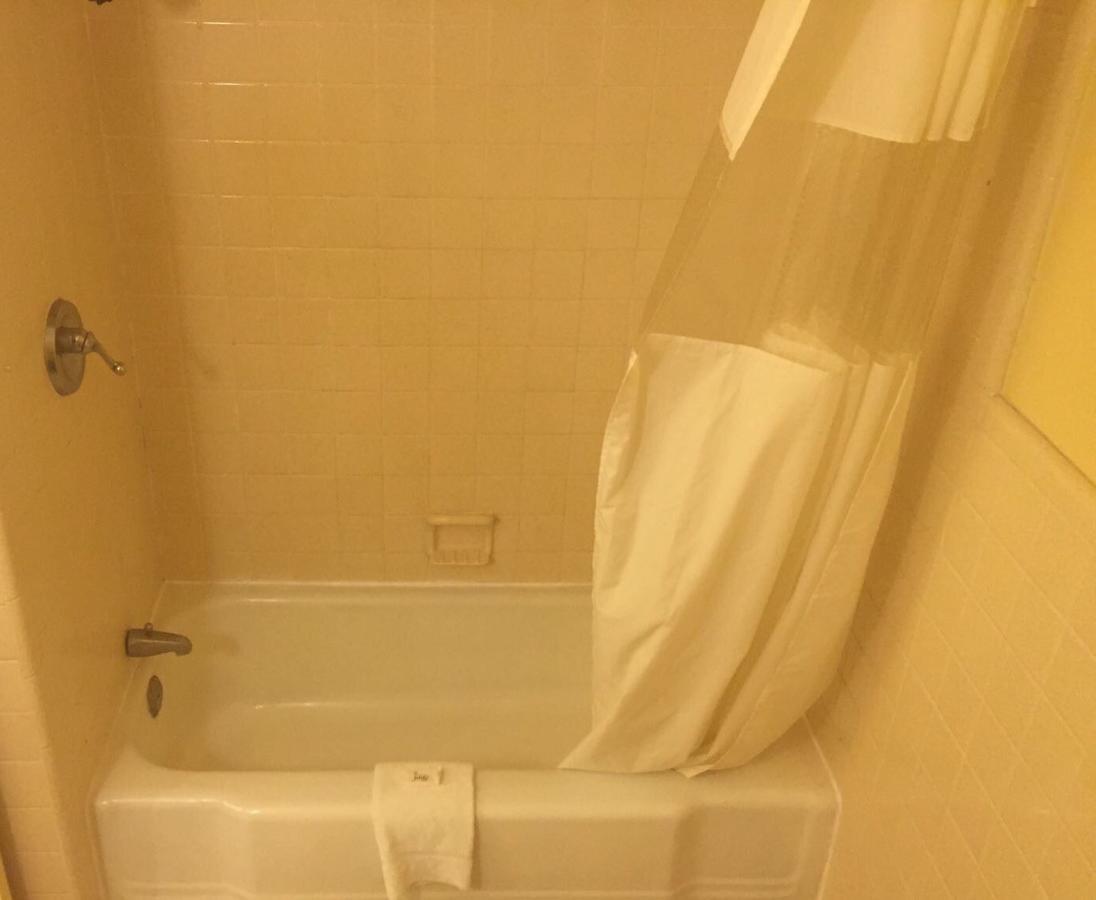 Ross Motel Уильямстон Экстерьер фото