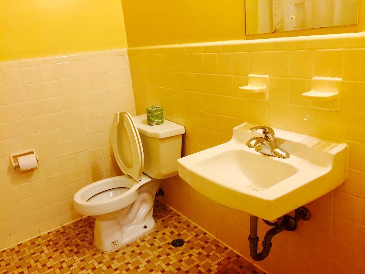 Ross Motel Уильямстон Экстерьер фото