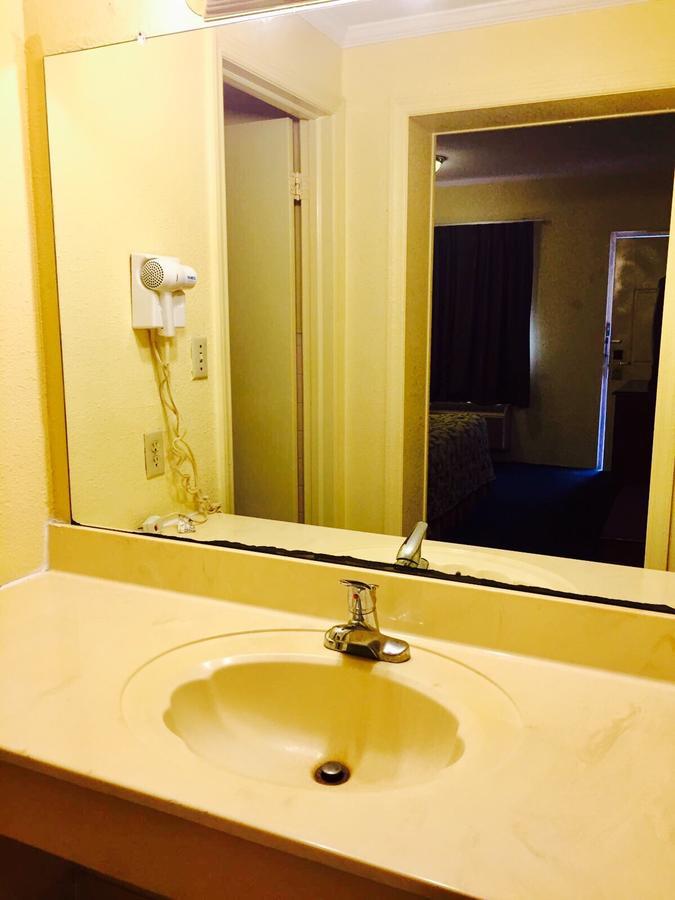 Ross Motel Уильямстон Экстерьер фото